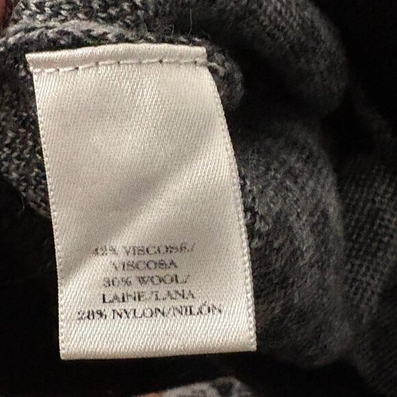 Ann Taylor Snow Leopard Sweater Vest Petite Medium - Picture 7 of 7